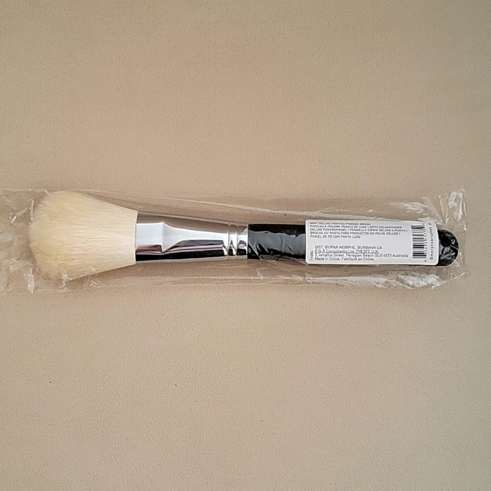 NWT Morphe M527 Deluxe Pointed Powder Brush